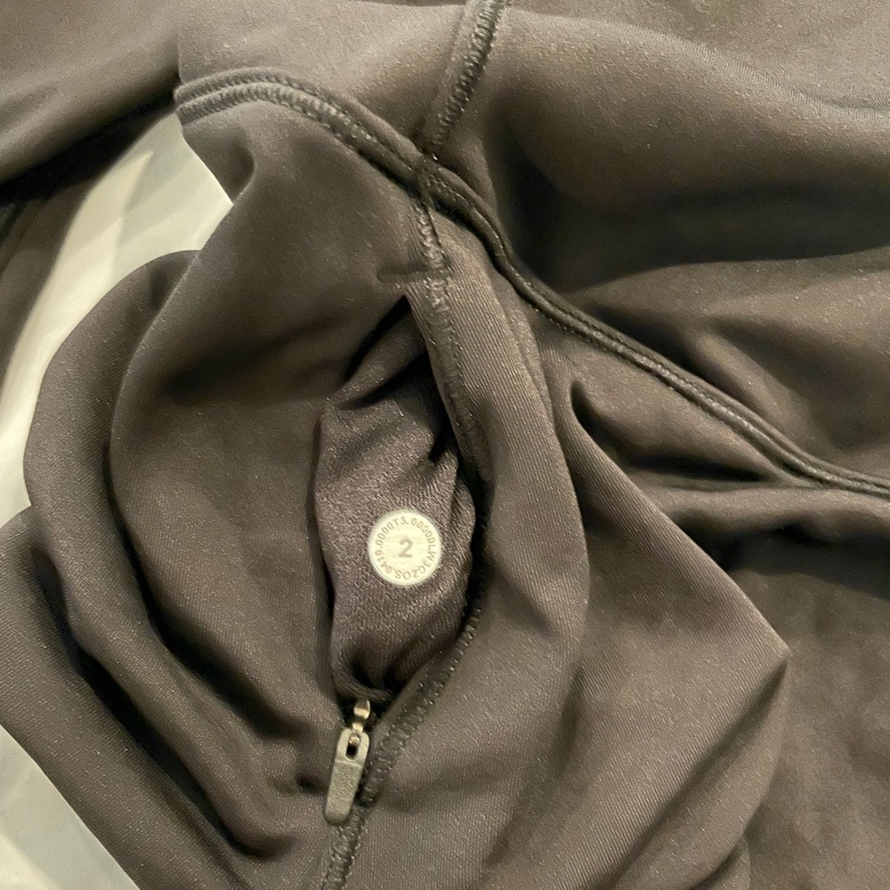 Lululemon pull over -black 3/4 zip